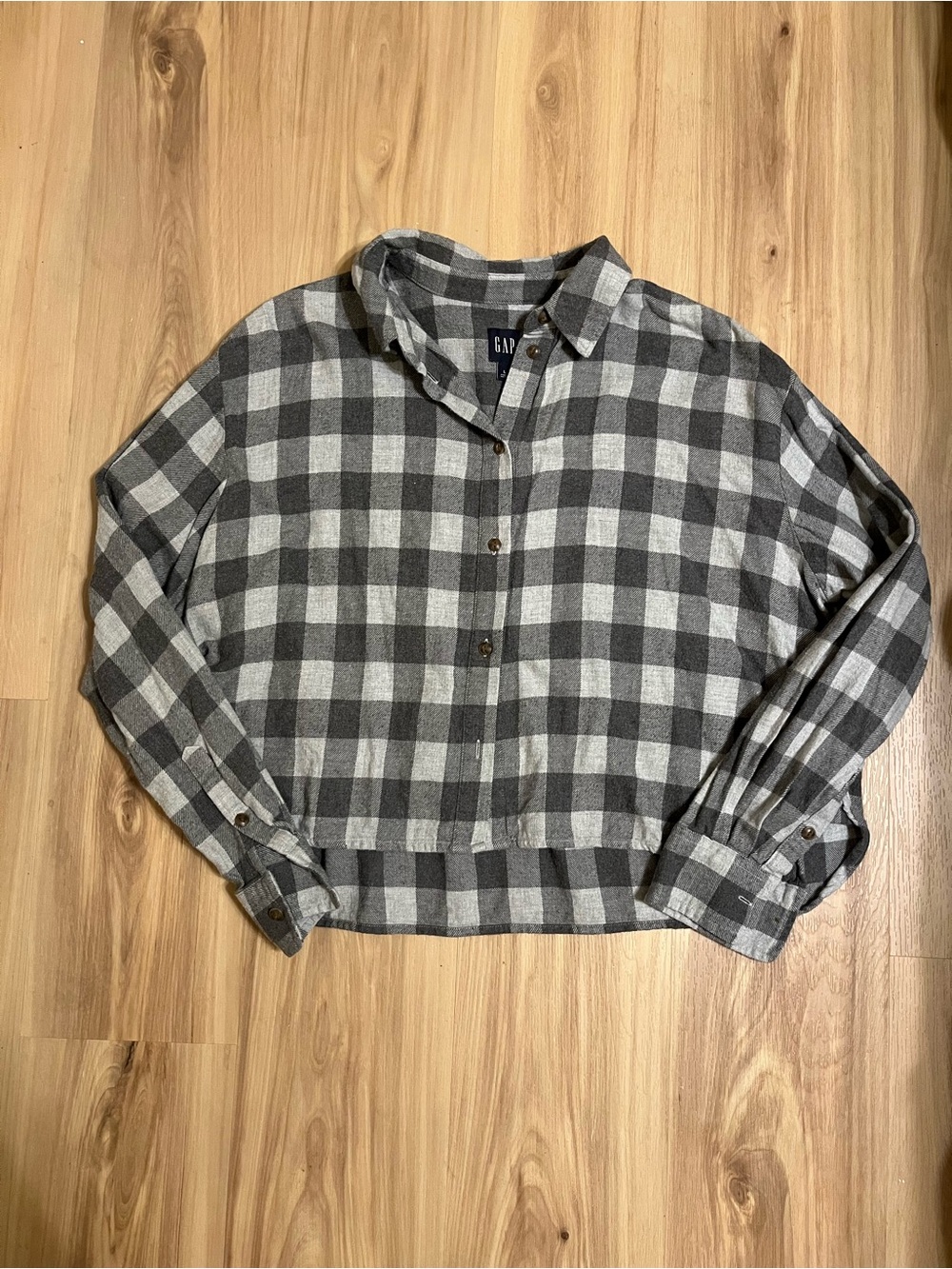 Gap Cropped Gray Checked Flannel Button Down